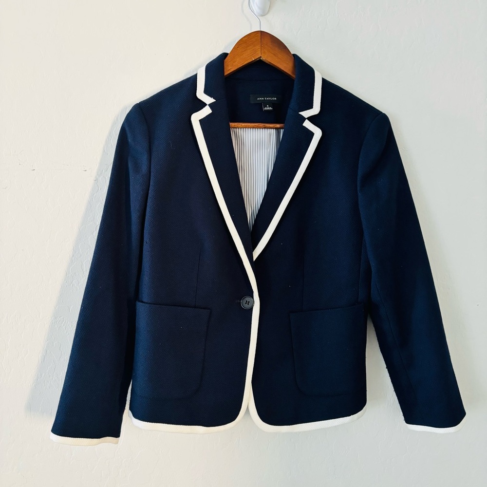 Ann Taylor Navy Blue Blazer Jacket White Accent Trim Women’s Size 4 Cotton Blend